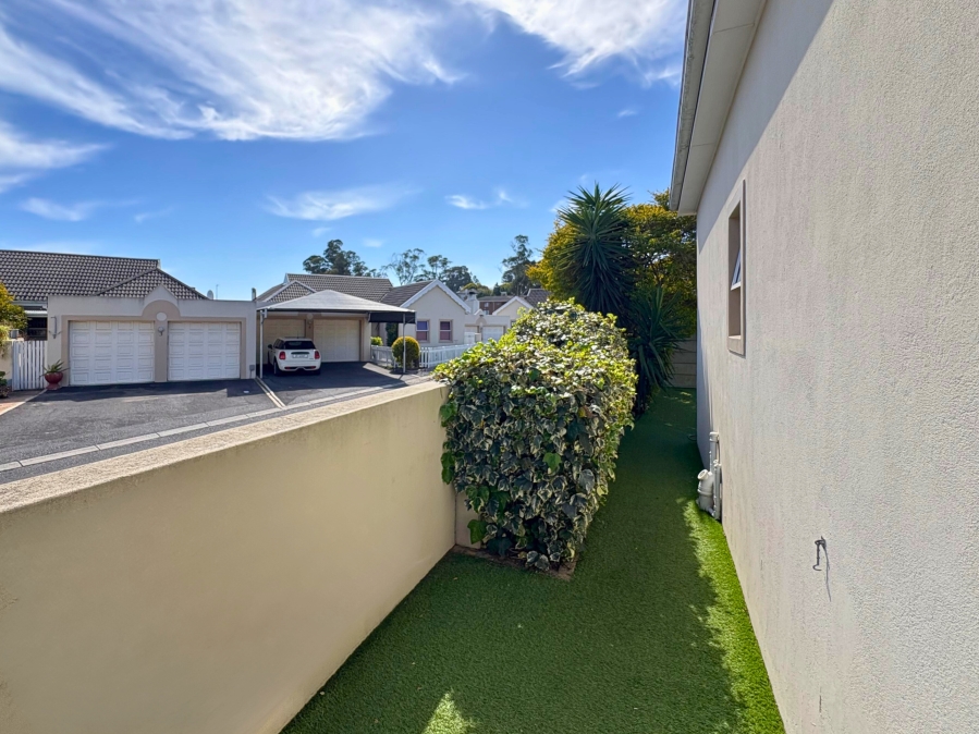To Let 3 Bedroom Property for Rent in Sonstraal Heights Western Cape